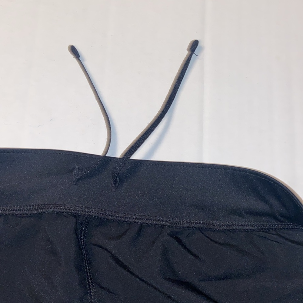 Under Armour black athletic shorts size medium - Picture 7 of 7